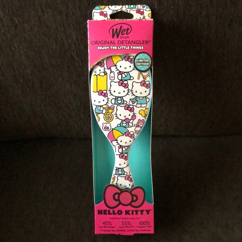 Hello Kitty WET Detangler Brush